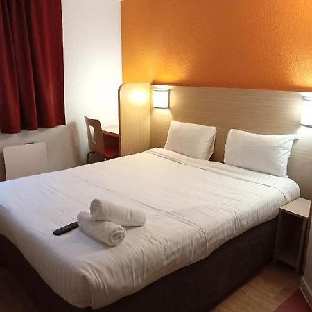 พรีเมียรคลาสเซ็นท์ไบซ์ซัสโฟเร็ต Hotel แซงต์บริซซูร์ฟอเรต์ ภายนอก รูปภาพ